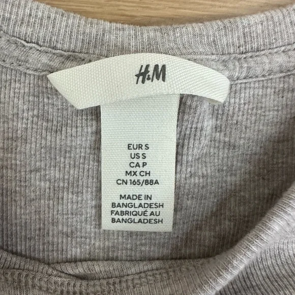 H&M Classic Gray Women's Top - Picture 4 of 5
